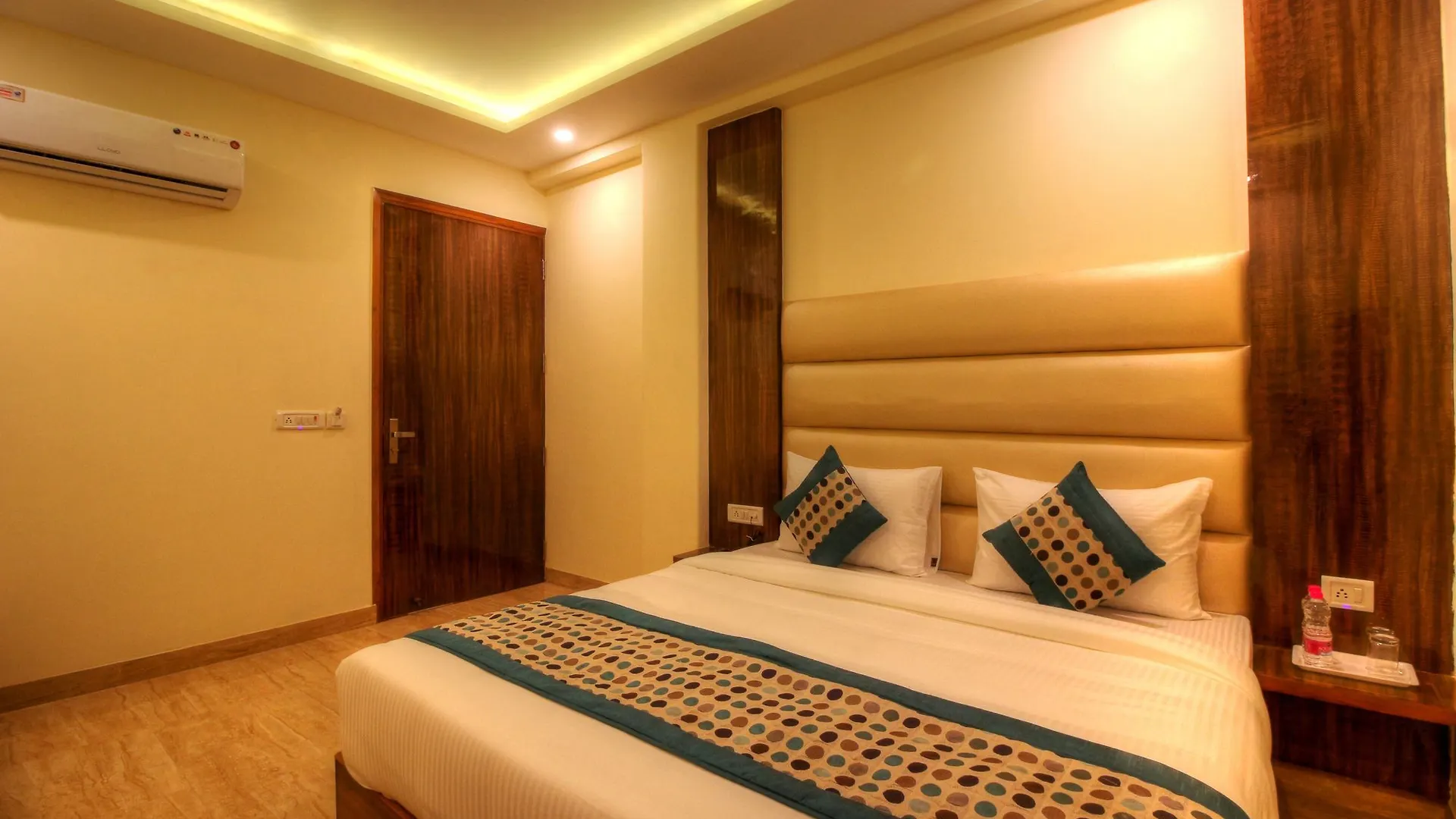 Viva Hotel And Banquet New Delhi